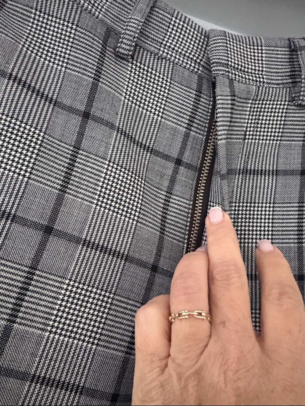 Sea New York cropped high rise black plaid Wide-Pants. Button and zipper fly. - Picture 8 of 15